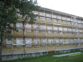 Renovering och avfärgning av fasader på Bromma Gymnasiums fastighet