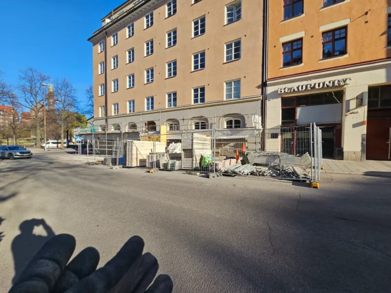 renoverad fasad på birger jarlsgatan 67